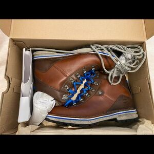 Merrell Sugarbush Women’s Waterproof Boots - Size 5.5